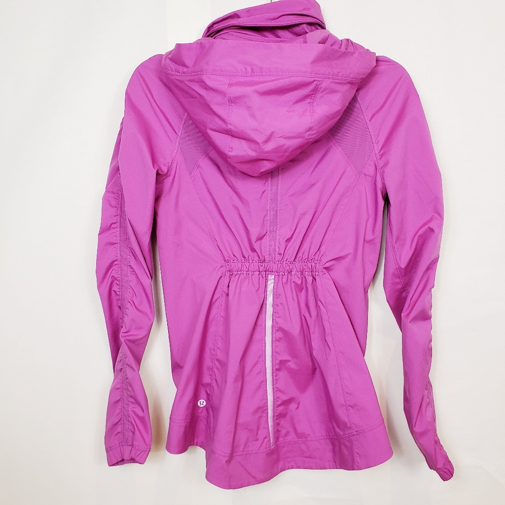 NWOT Lululemon gather and sprint jacket - Picture 4 of 9